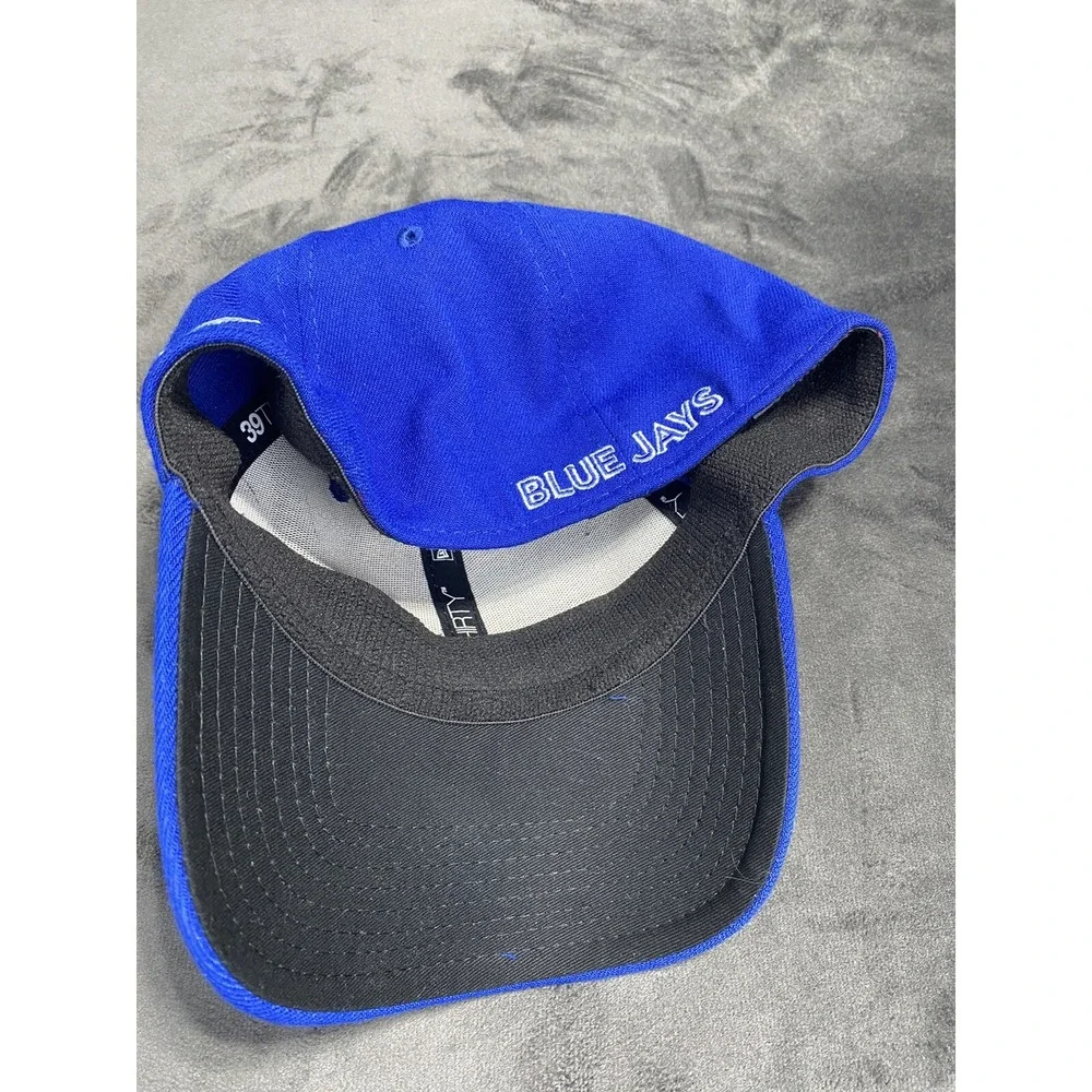 Toronto Blue‎ Jays Hat Cap Fitted Mens Med/Large Blue White MLB Baseball New Era